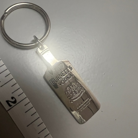 Burnett’s Vodka Alcohol Keyring Keychain - Picture 1 of 2